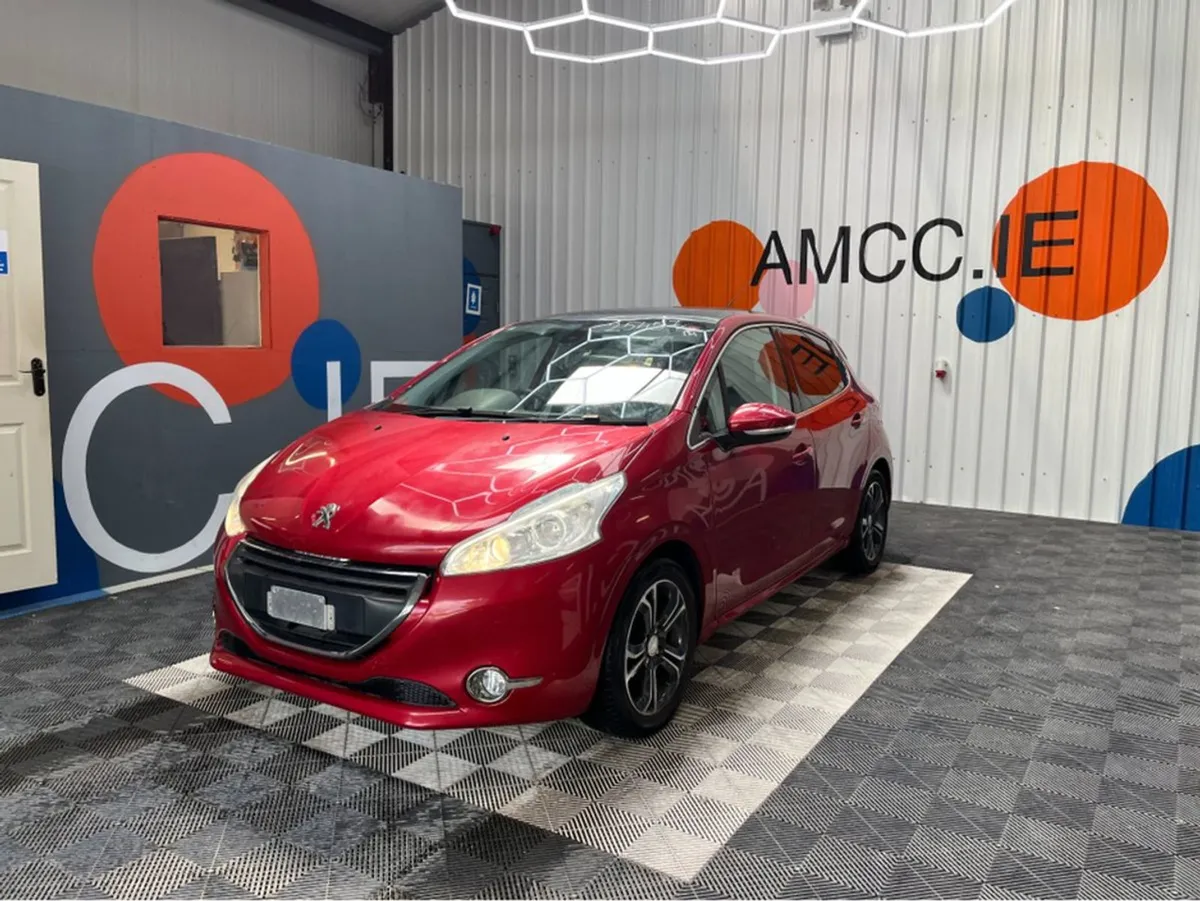 Peugeot 208 Peugeot 208 Automatic 1.2 Petrol / 39 - Image 3
