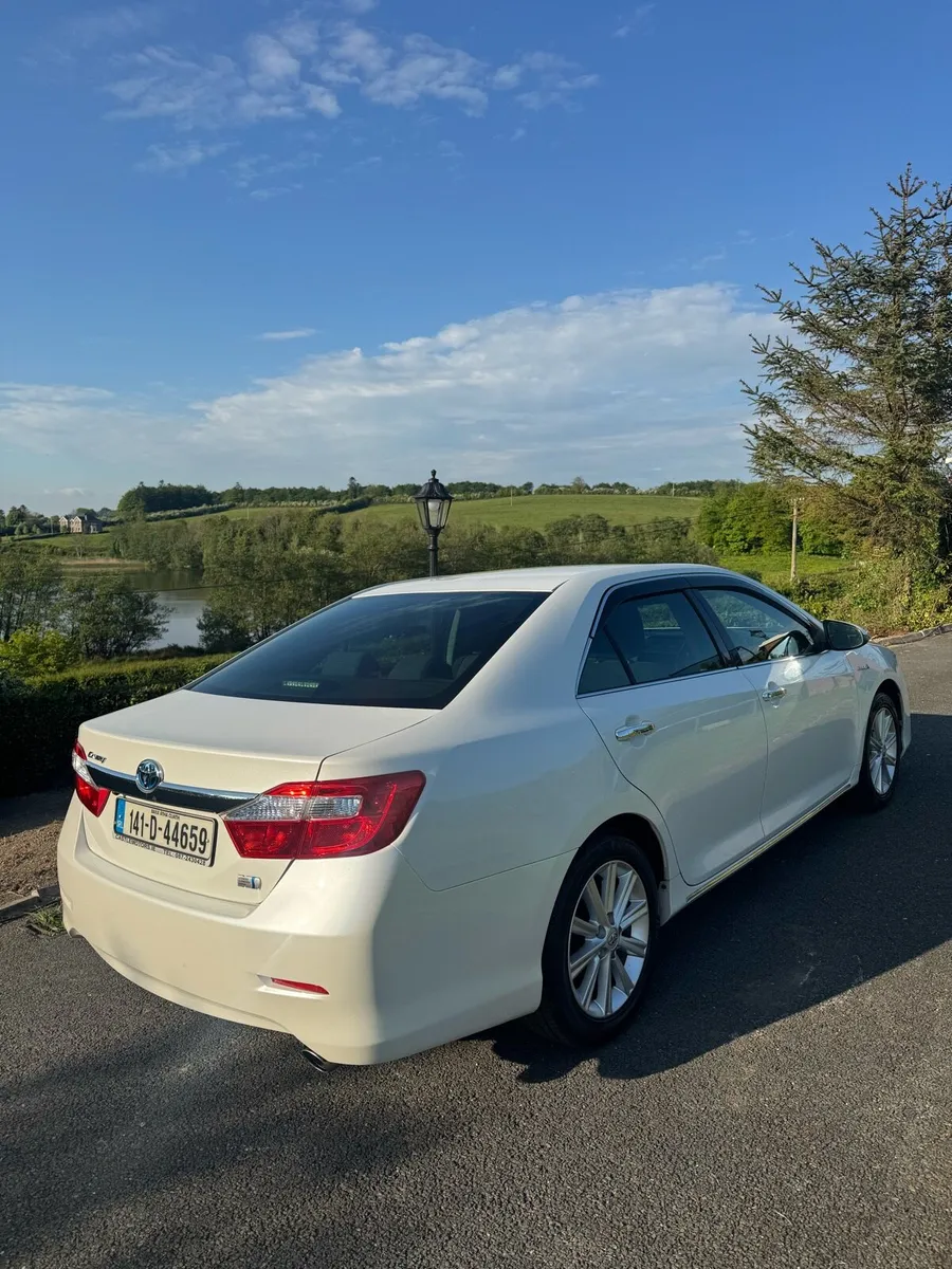 Toyota Camry 2.5 Hybrid - Image 2