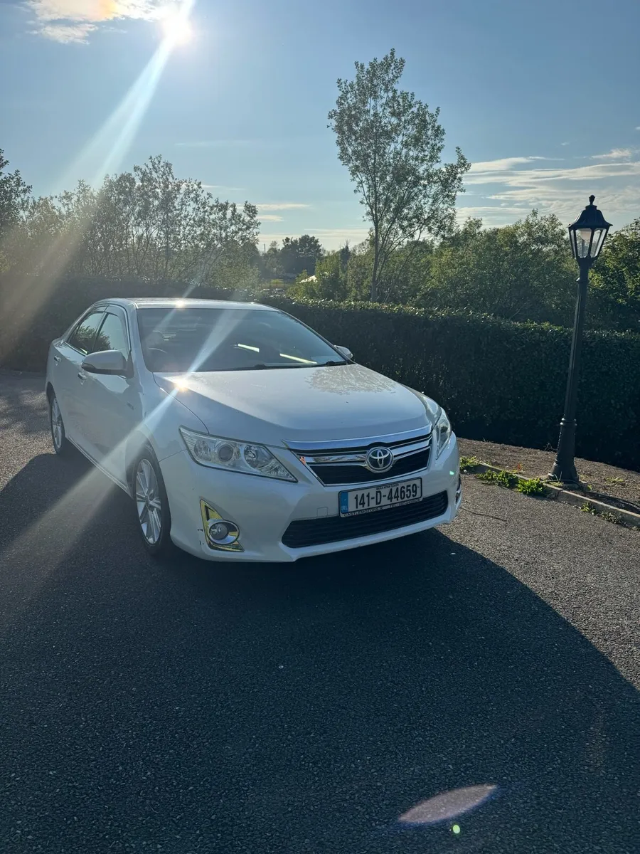 Toyota Camry 2.5 Hybrid - Image 3