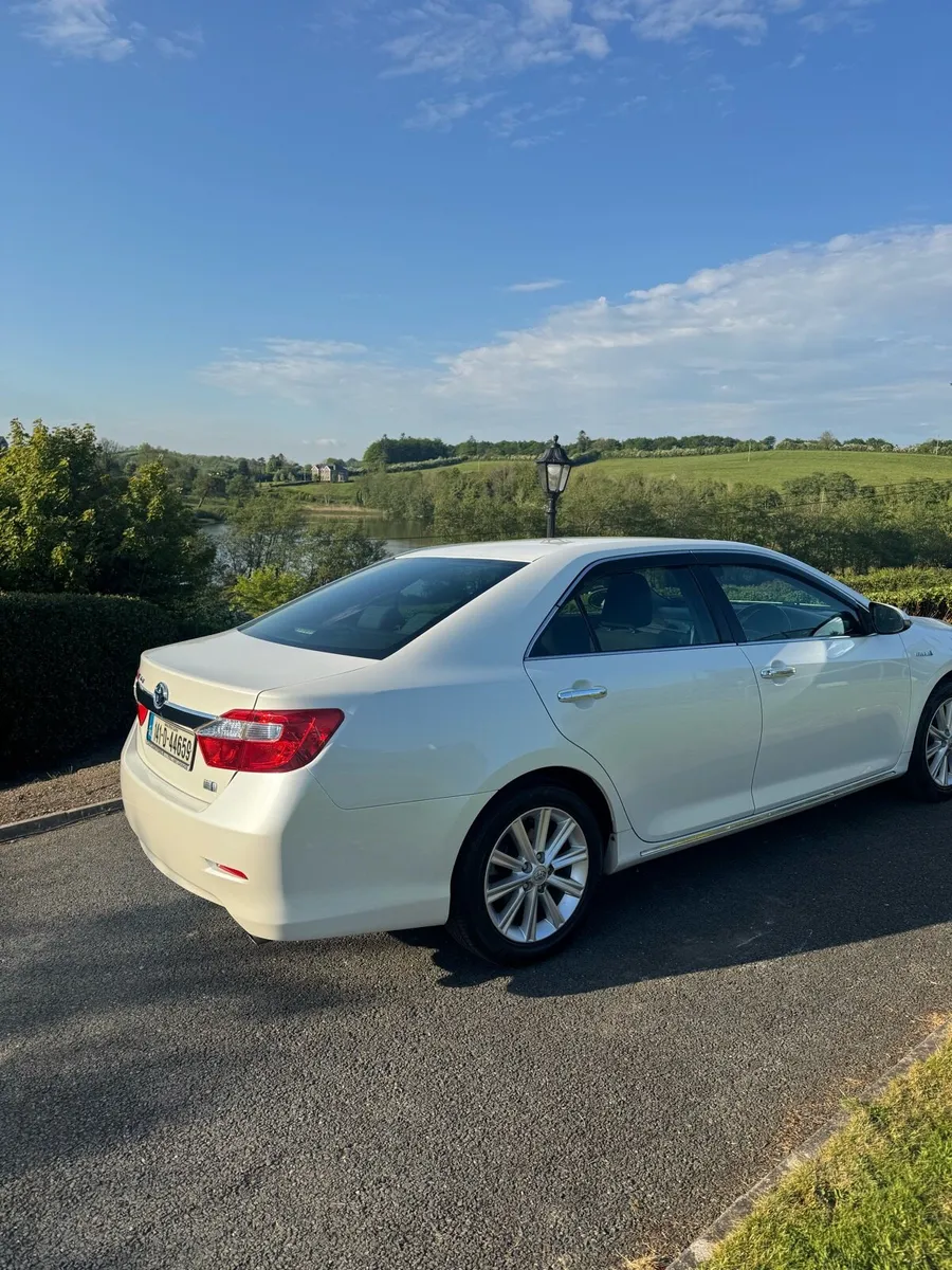 Toyota Camry 2.5 Hybrid - Image 4