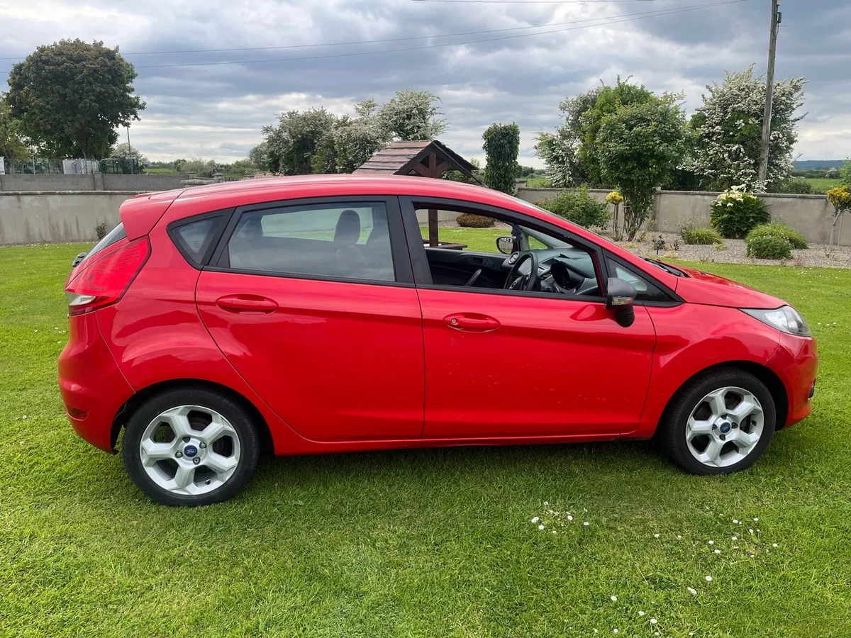 2011 Ford Fiesta Style - Image 4