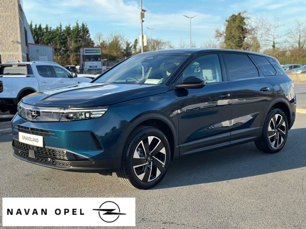 Opel Grandland Gs-line 1.2 Hybrid 136Ps EX Demo - Image 2