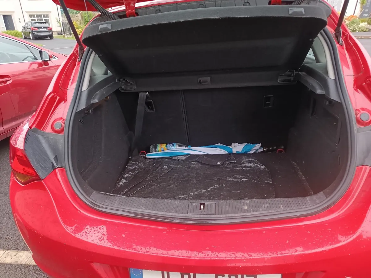 Vauxhall Astra 2011 - Image 4