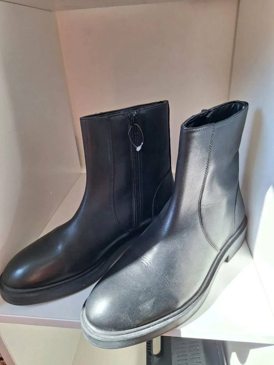 Ladies boots - Image 1