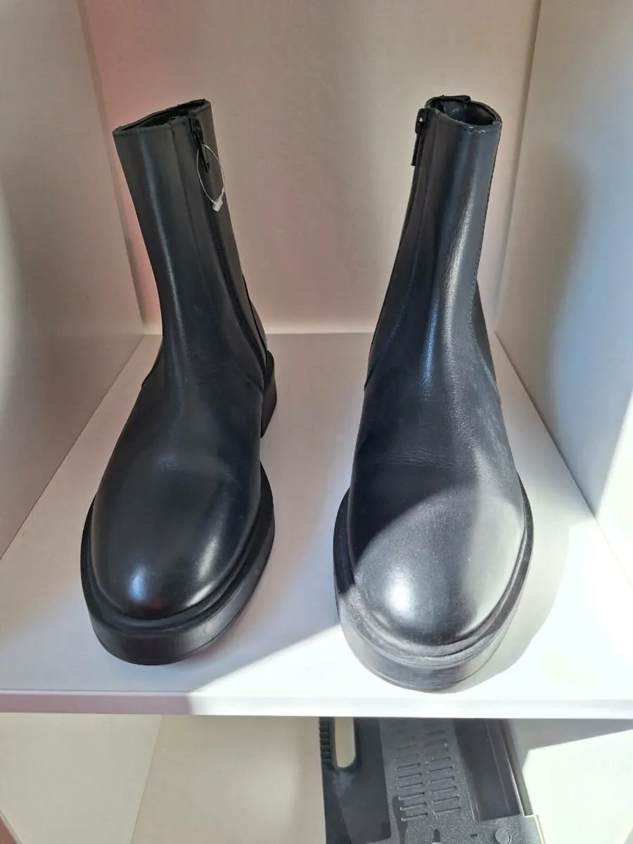 Ladies boots - Image 2