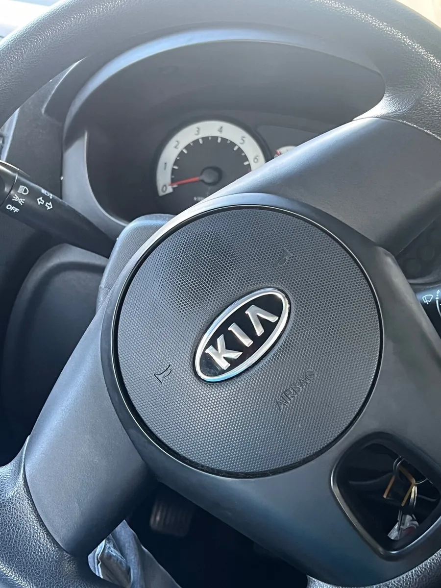 Kia Picanto 2010 - Image 2