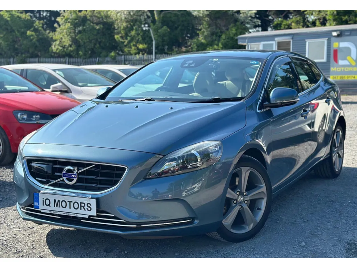 Volvo V40 AUTOMATIC 1.6 LOW MILEAGE - Image 3
