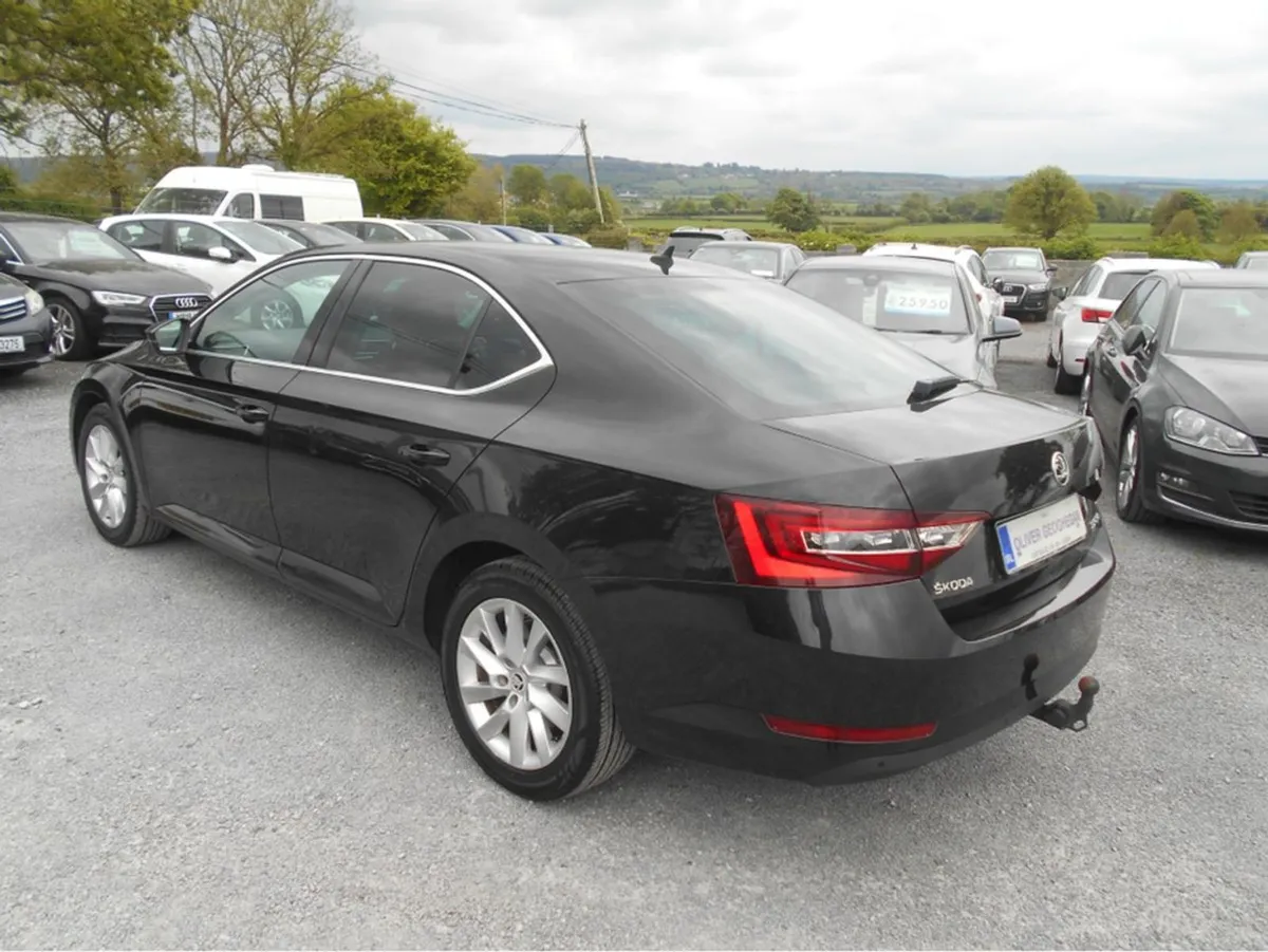 Skoda Superb 2.0 TDI SE Technology150 BHP Auto (c - Image 3