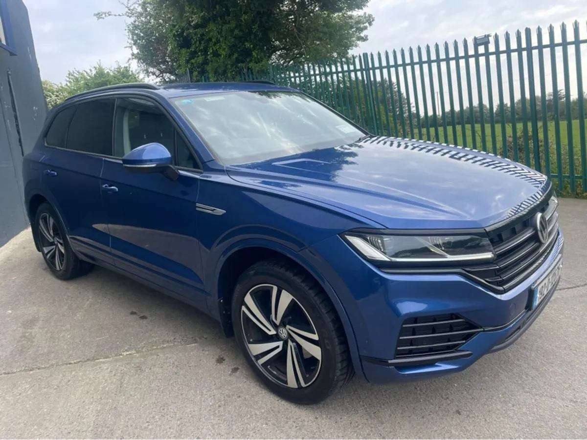 Volkswagen Touareg 3.0 TDI Business 231HP Black P - Image 2