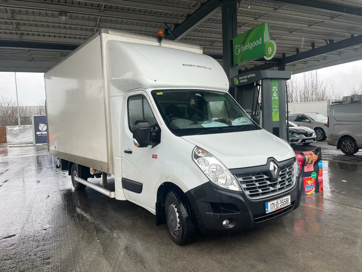 Man whych a van  Box van strong tail lift - Image 1