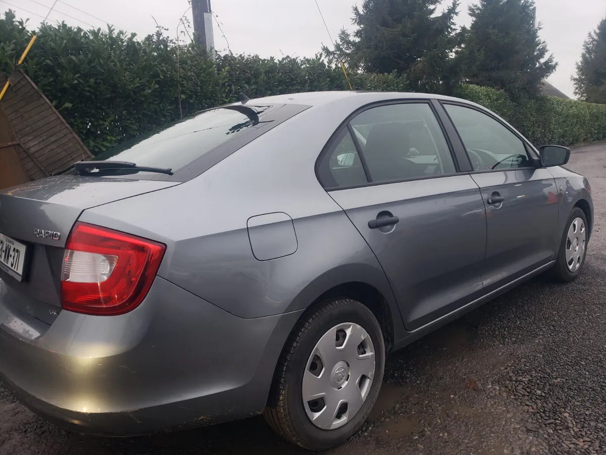 Skoda Rapid 2013 - Image 2