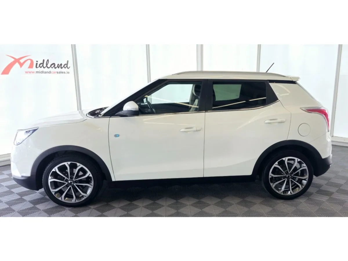 Ssangyong Tivoli 4X2 EL Crossover 5DR - Image 2