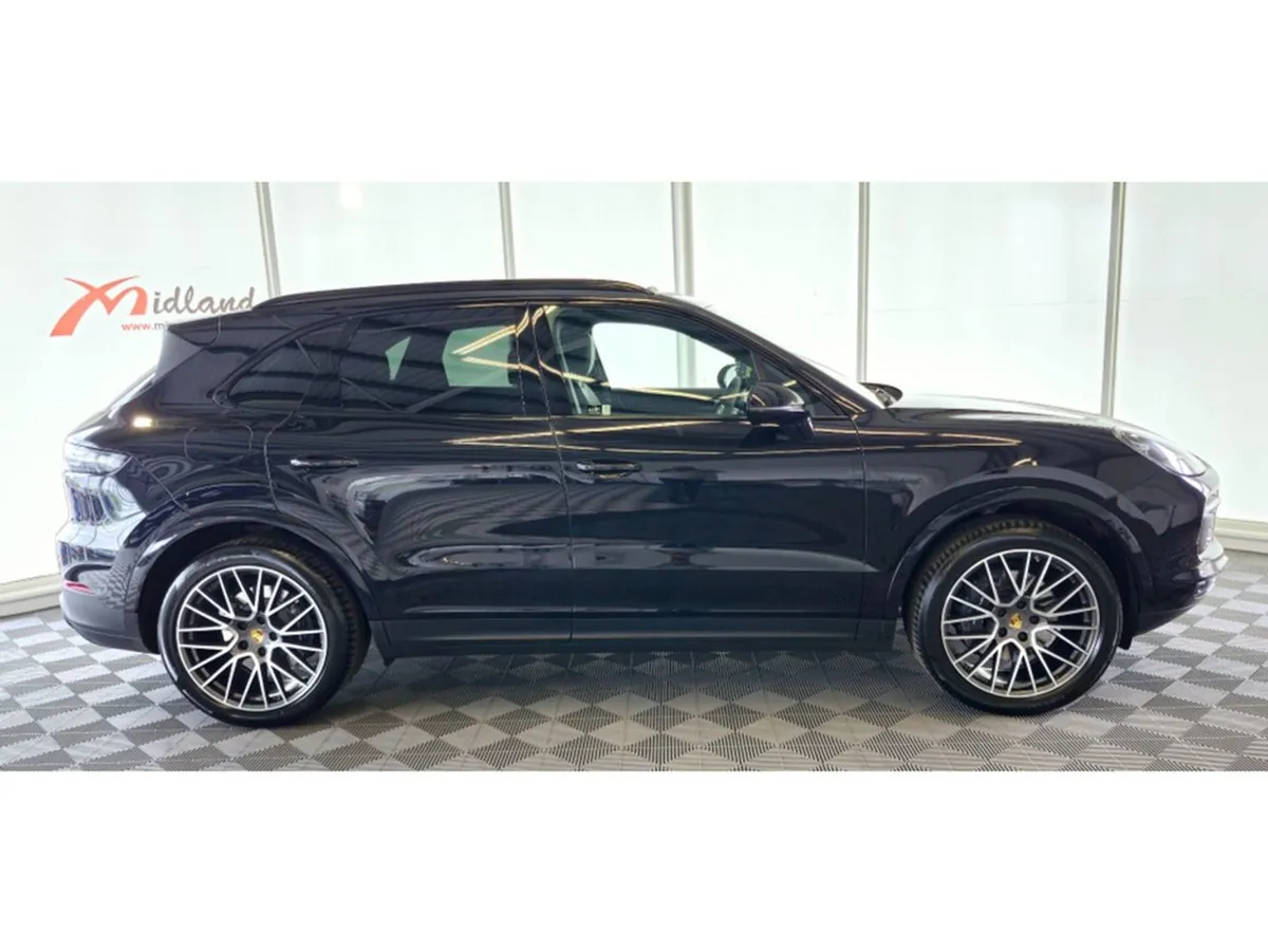 Porsche Cayenne 3.0 V6 E-hybrid 5DR AU Auto - Image 2