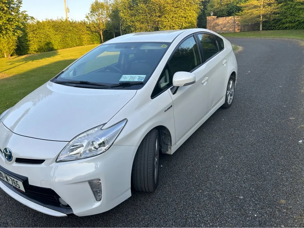 Toyota Prius Hybrid Luxury //6900klms////original - Image 2