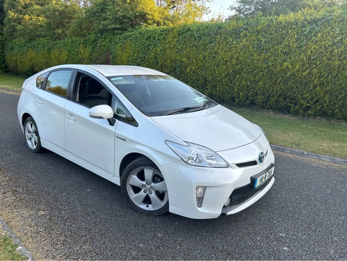 Toyota Prius Hybrid Luxury //6900klms////original - Image 3