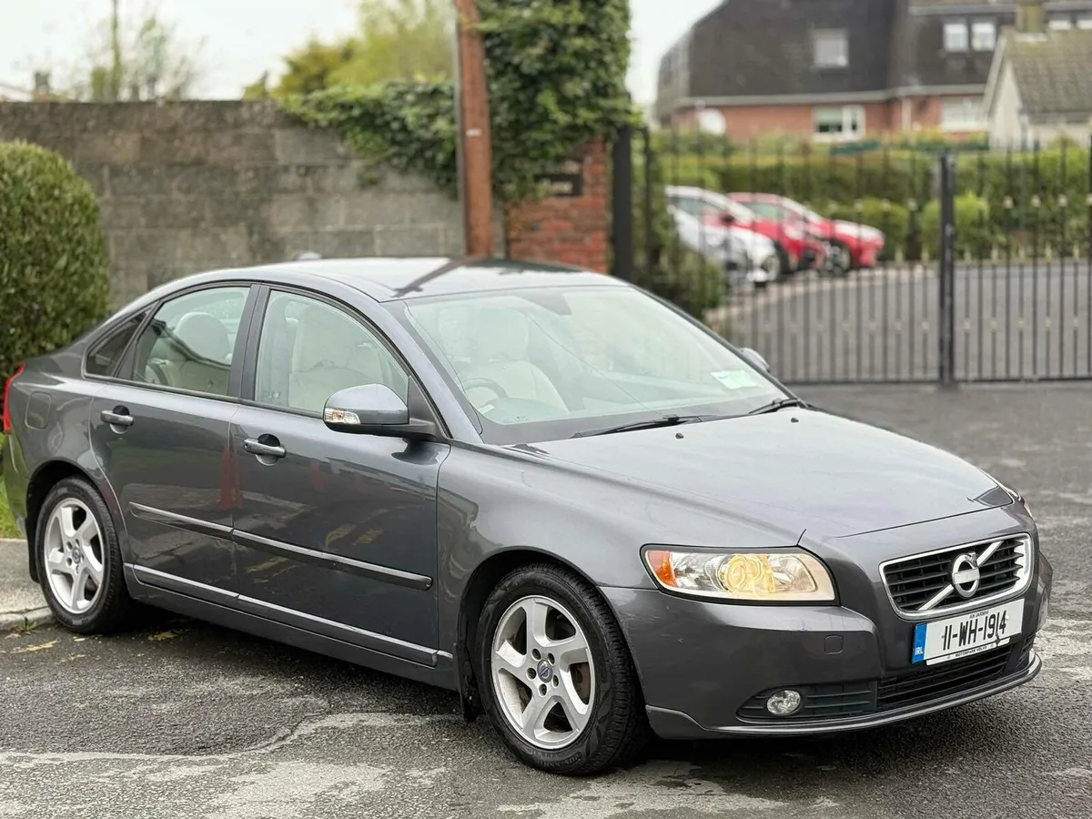 2011 Volvo S40 1.6diesel new nct €3250 - Image 2