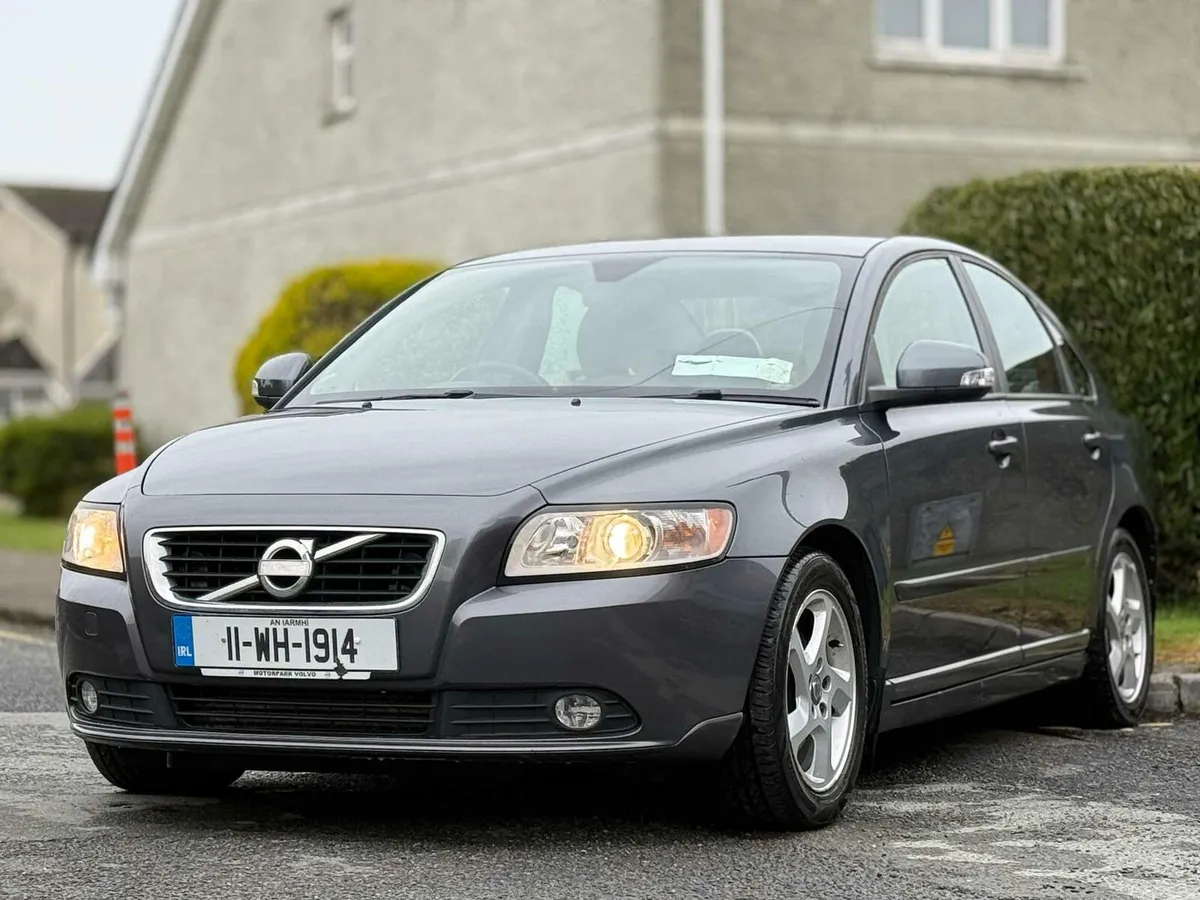 2011 Volvo S40 1.6diesel new nct €3250 - Image 3