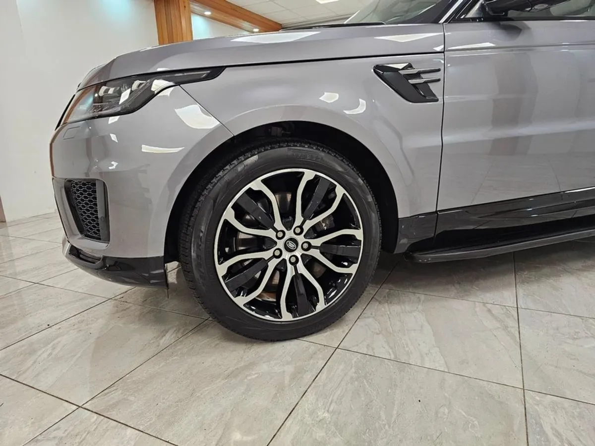 Land Rover Range Rover Sport HSE // Panoramic Roof - Image 3