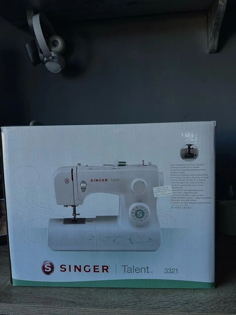 Singer 3321 Sewing Machine - Image 2