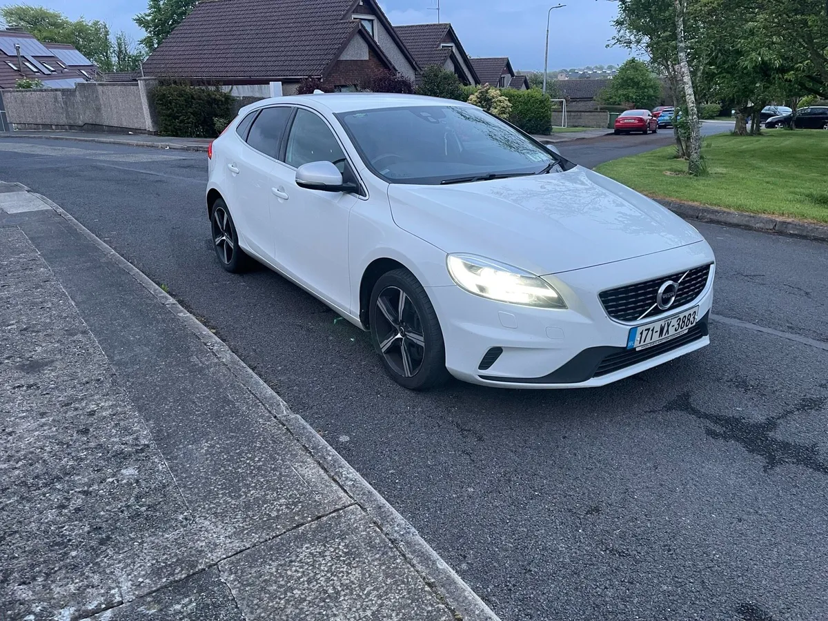 Volvo v40 2.0 diesel - Image 2