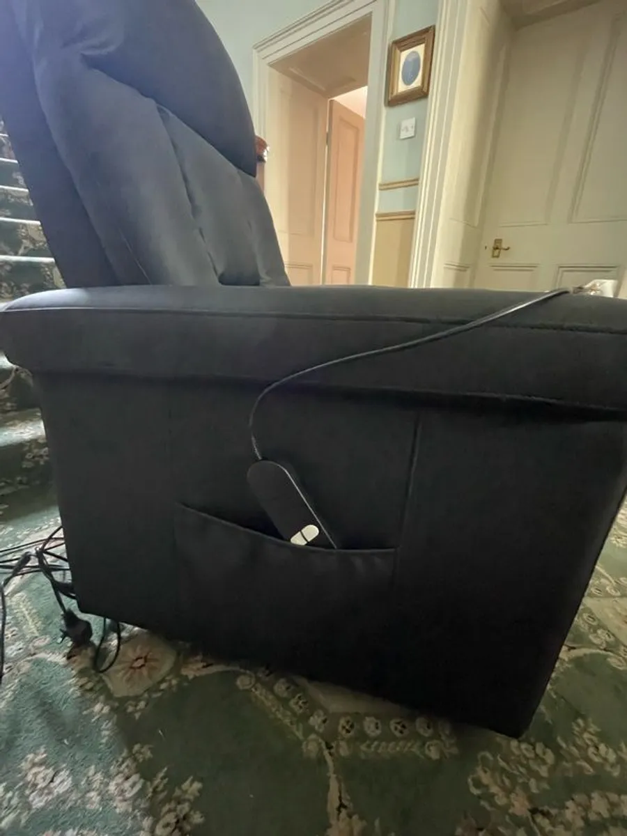 Electric Chair - Image 2