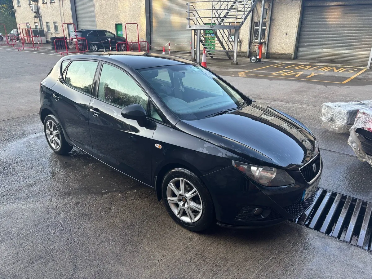 Seat. Ibiza - Image 2