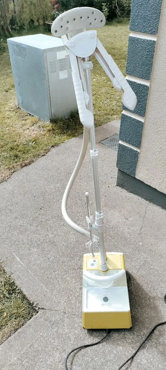 Clothes Steamer - Image 3