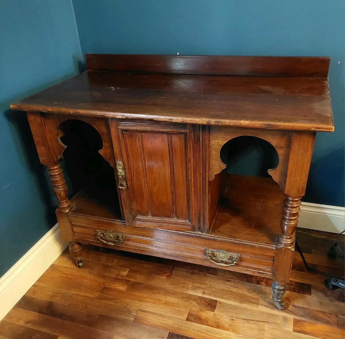 Antique Mahogany Sideboard - Image 1