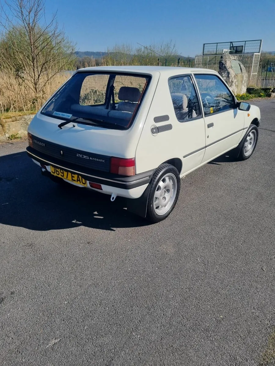 Peugeot 205 1992 - Image 4