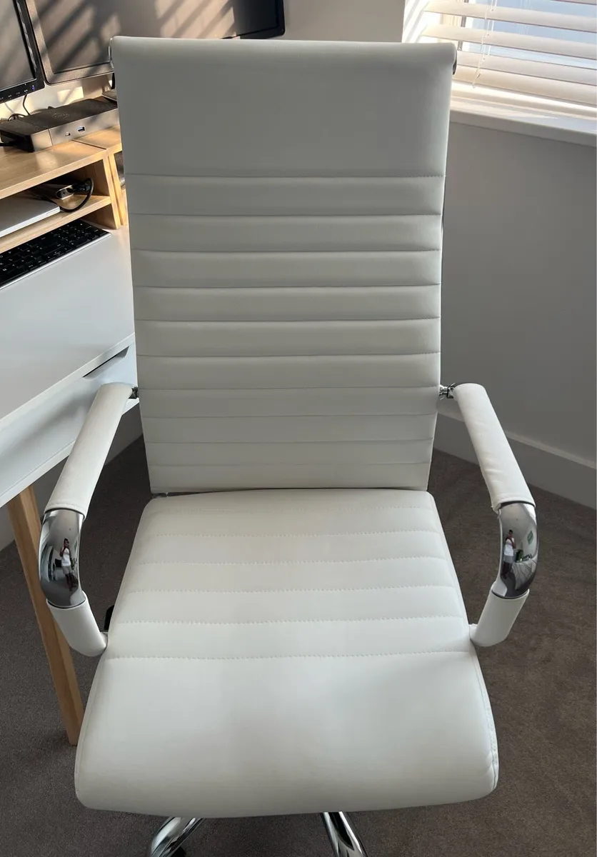 Office chair - Image 2