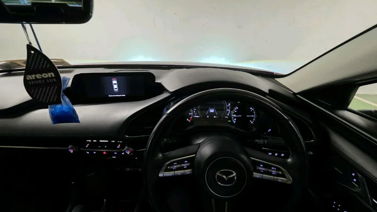 Mazda 3 - Image 2
