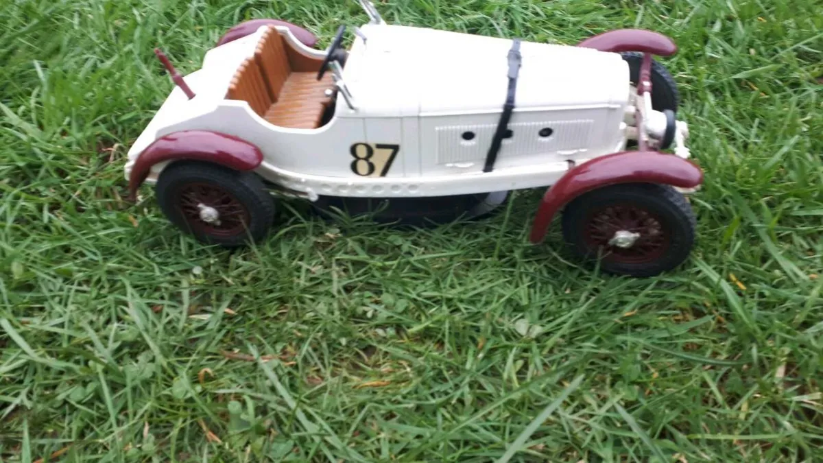 Mercedes Model - Image 2