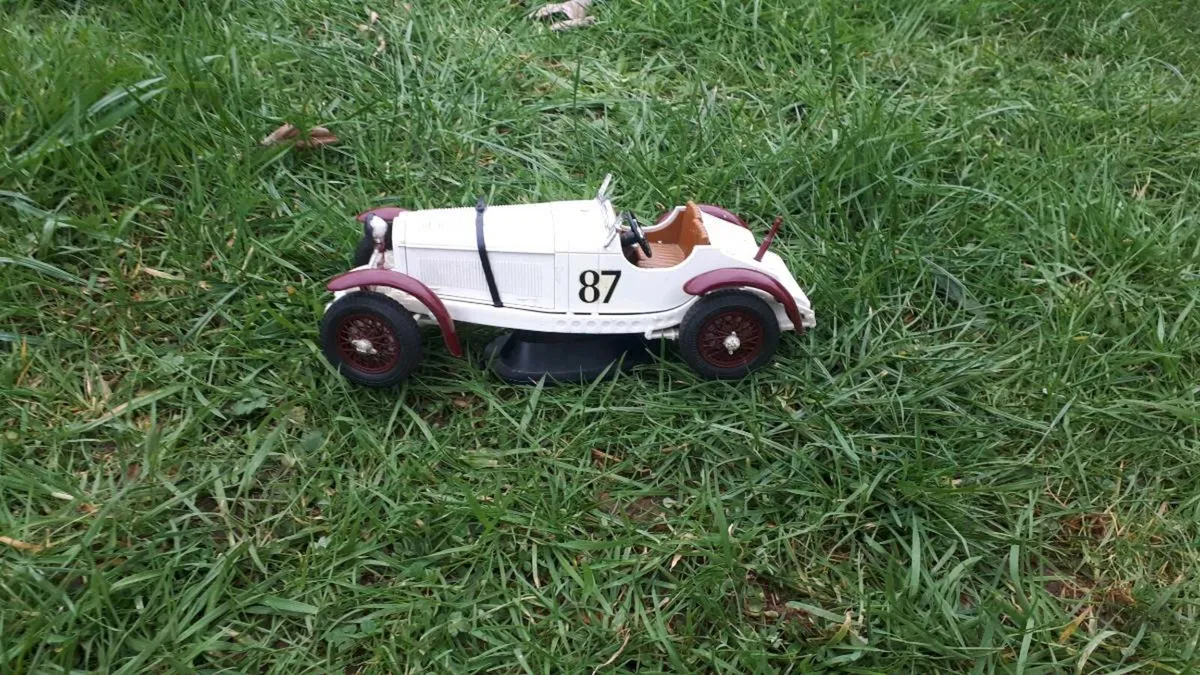 Mercedes Model - Image 1