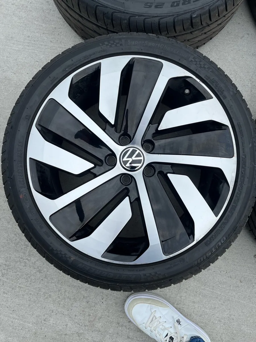 Genuine Volkswagen Arteon R Line 19” Alloys - Image 4