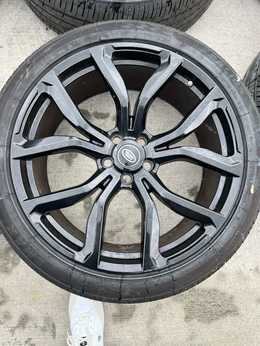 Range Rover Sport SVR Style 22” Alloys and Tyres - Image 2