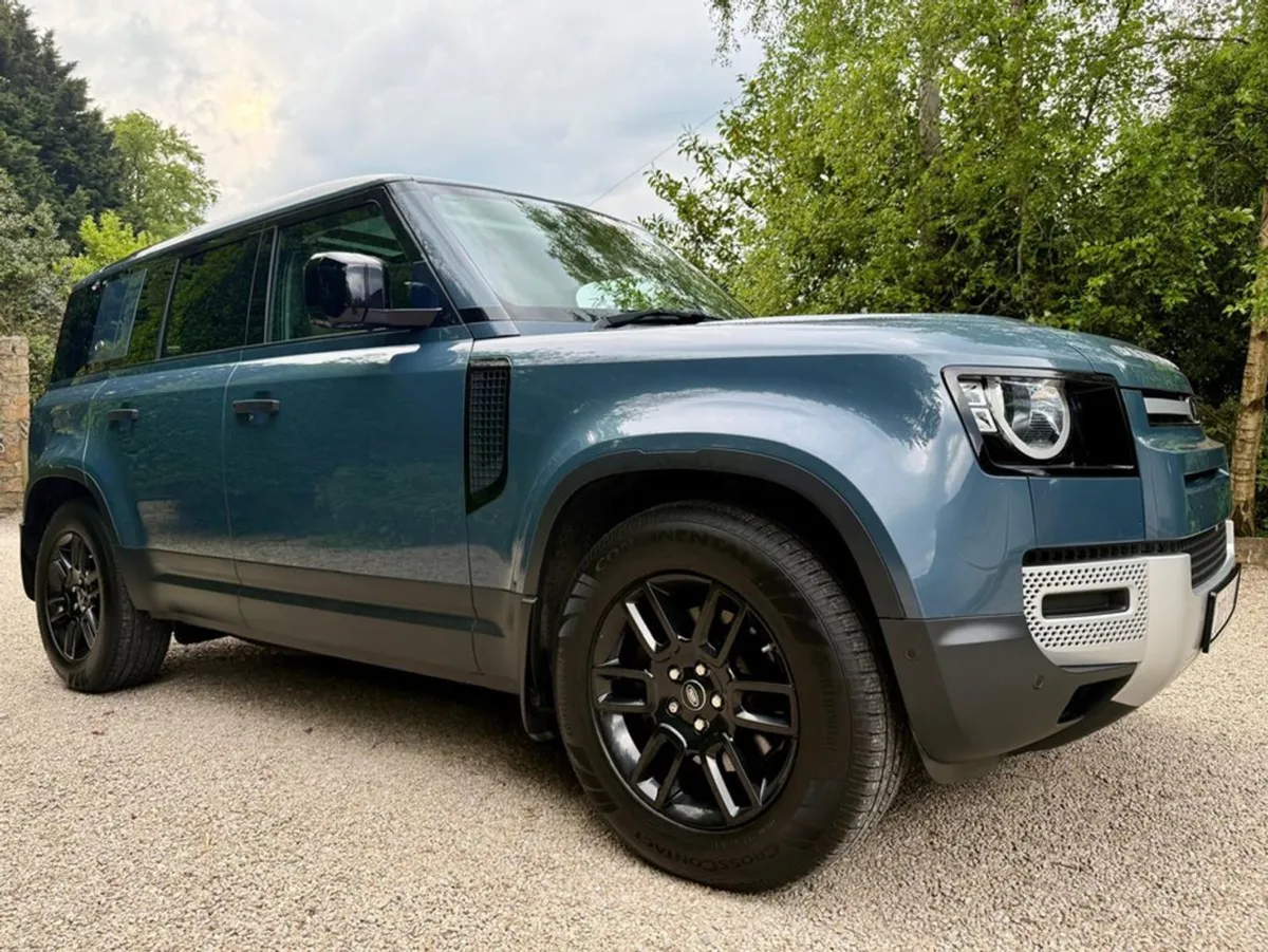 Land Rover Defender 110 SD4 240PS  sunrooffull La - Image 1
