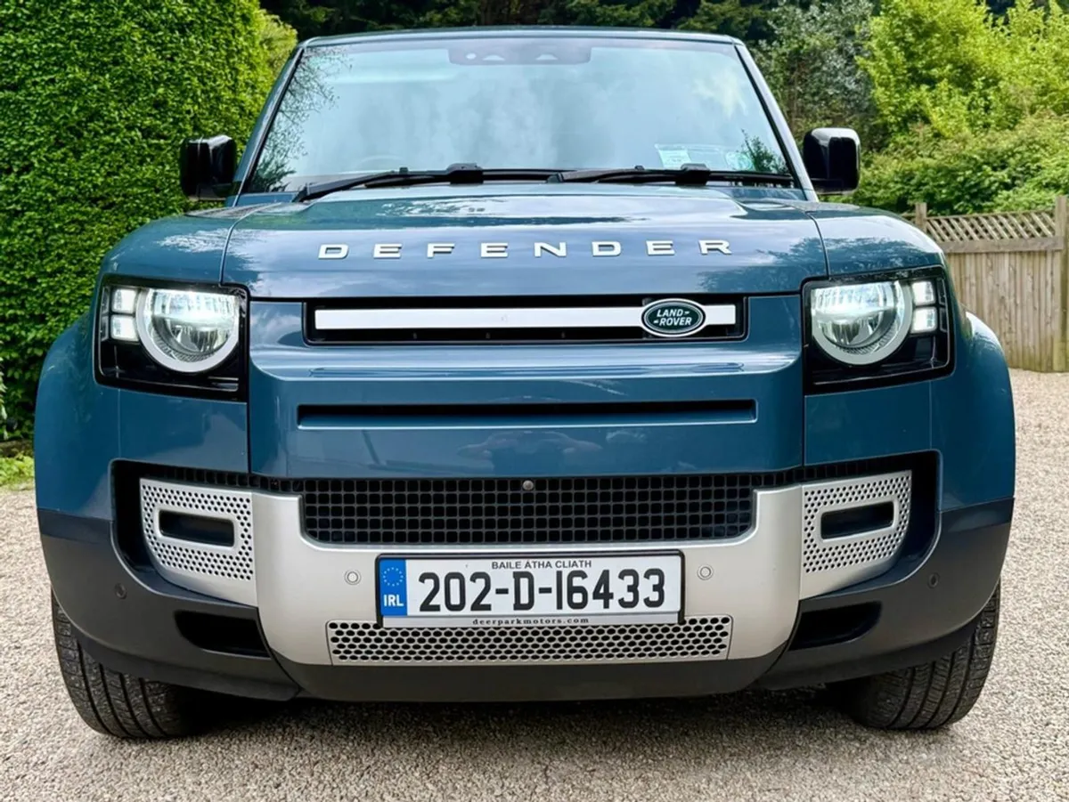 Land Rover Defender 110 SD4 240PS  sunrooffull La - Image 2