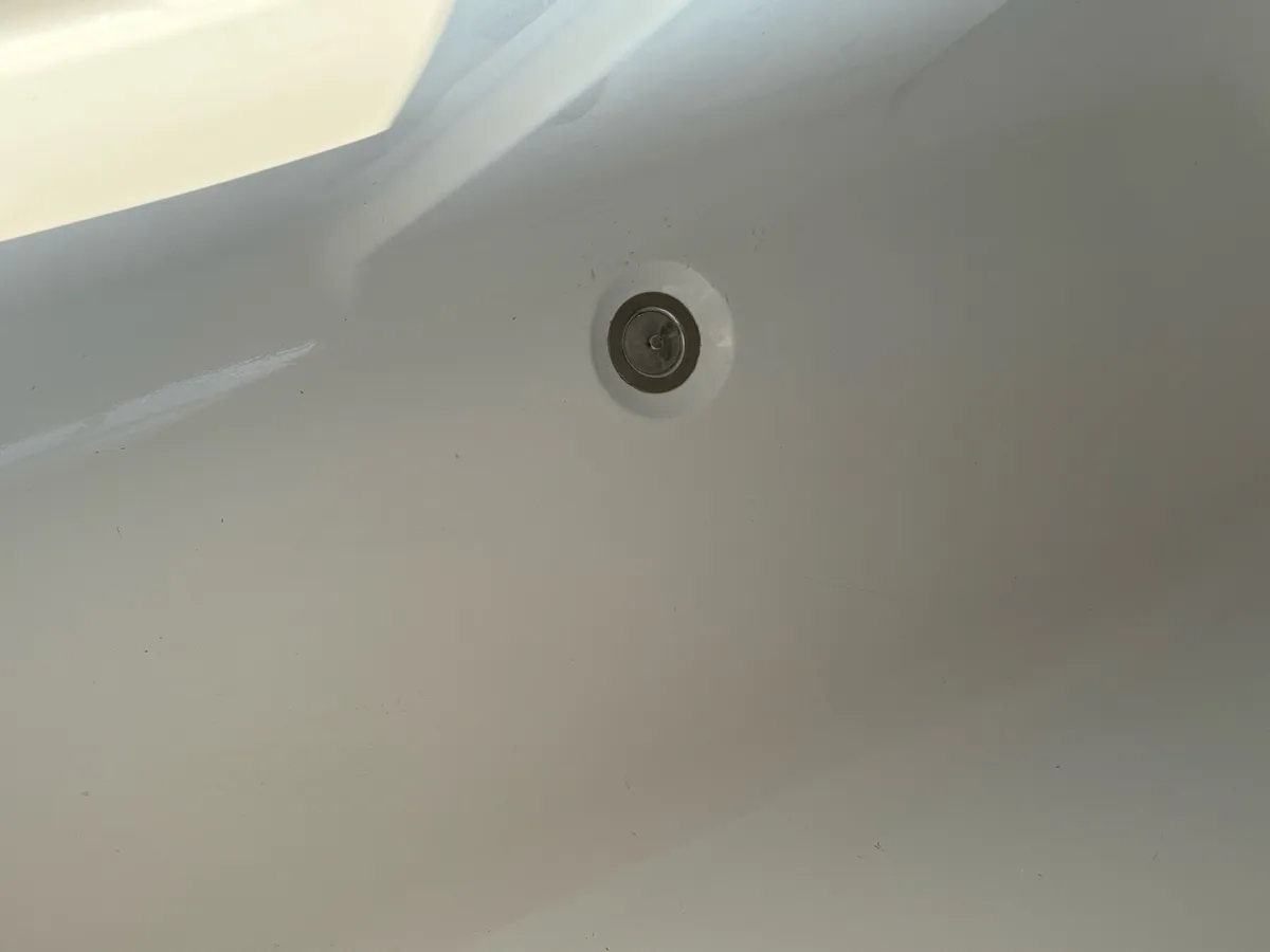 Cast iron roll top bath claw feet - Image 3
