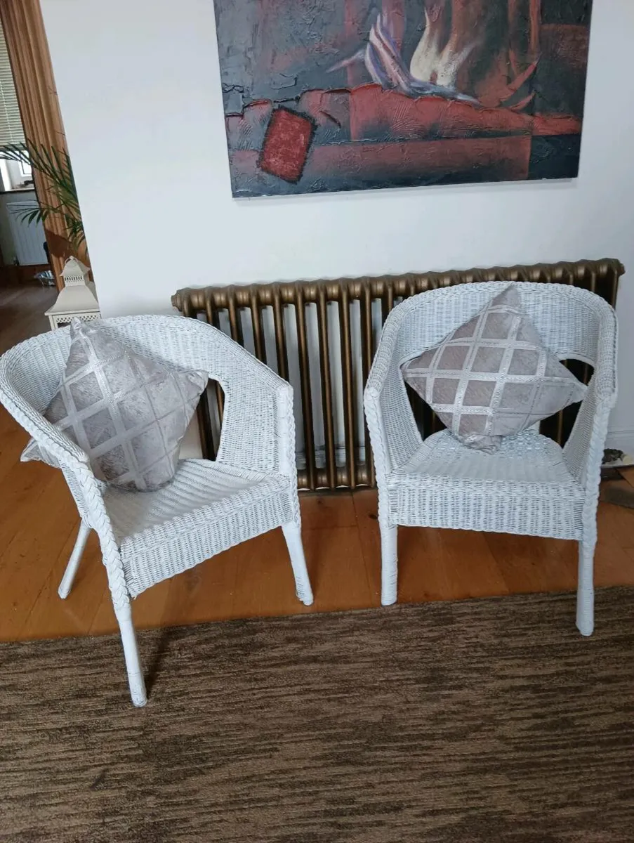 White wicker chair X2. - Image 2