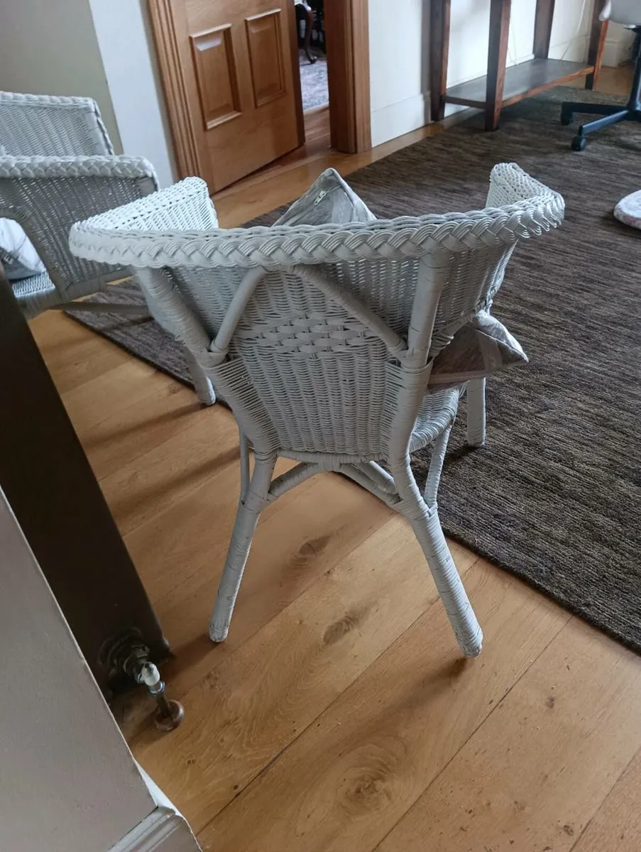 White wicker chair X2. - Image 3