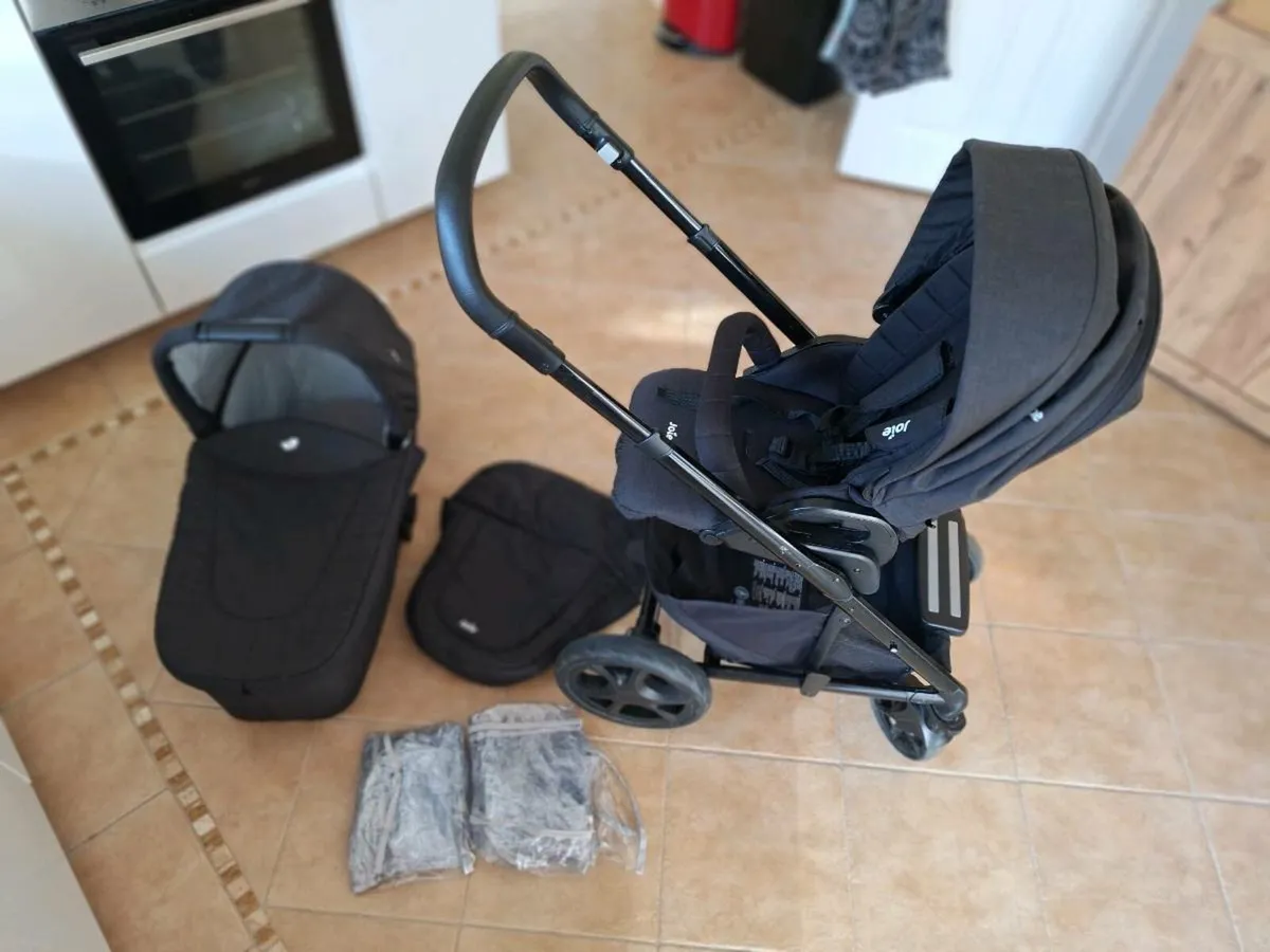 Joie Chrome Pram with Carrycot - Image 1