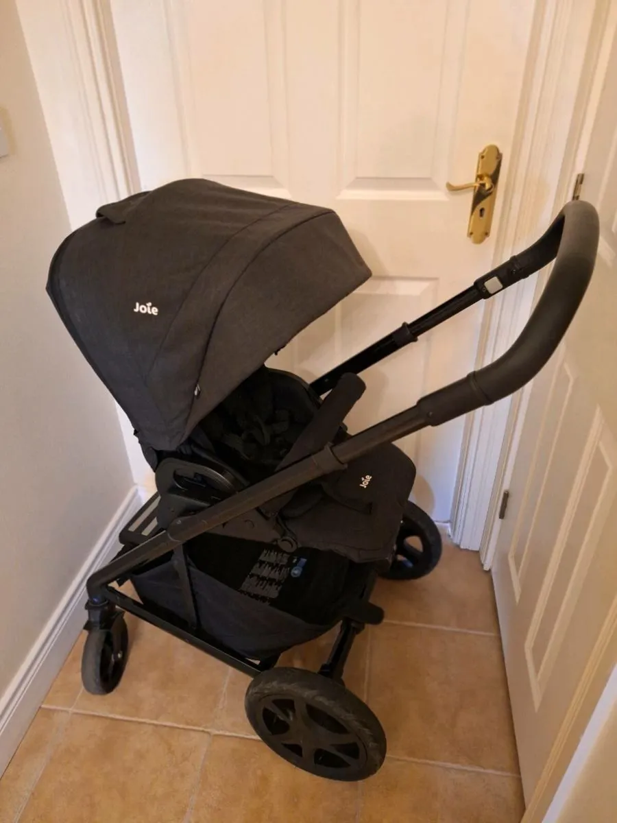 Joie Chrome Pram with Carrycot - Image 2