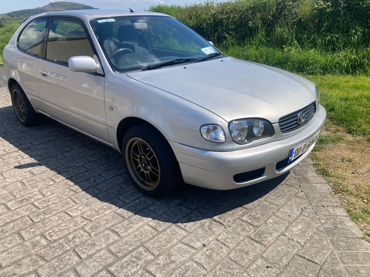 2000 Toyota Corolla - Image 3