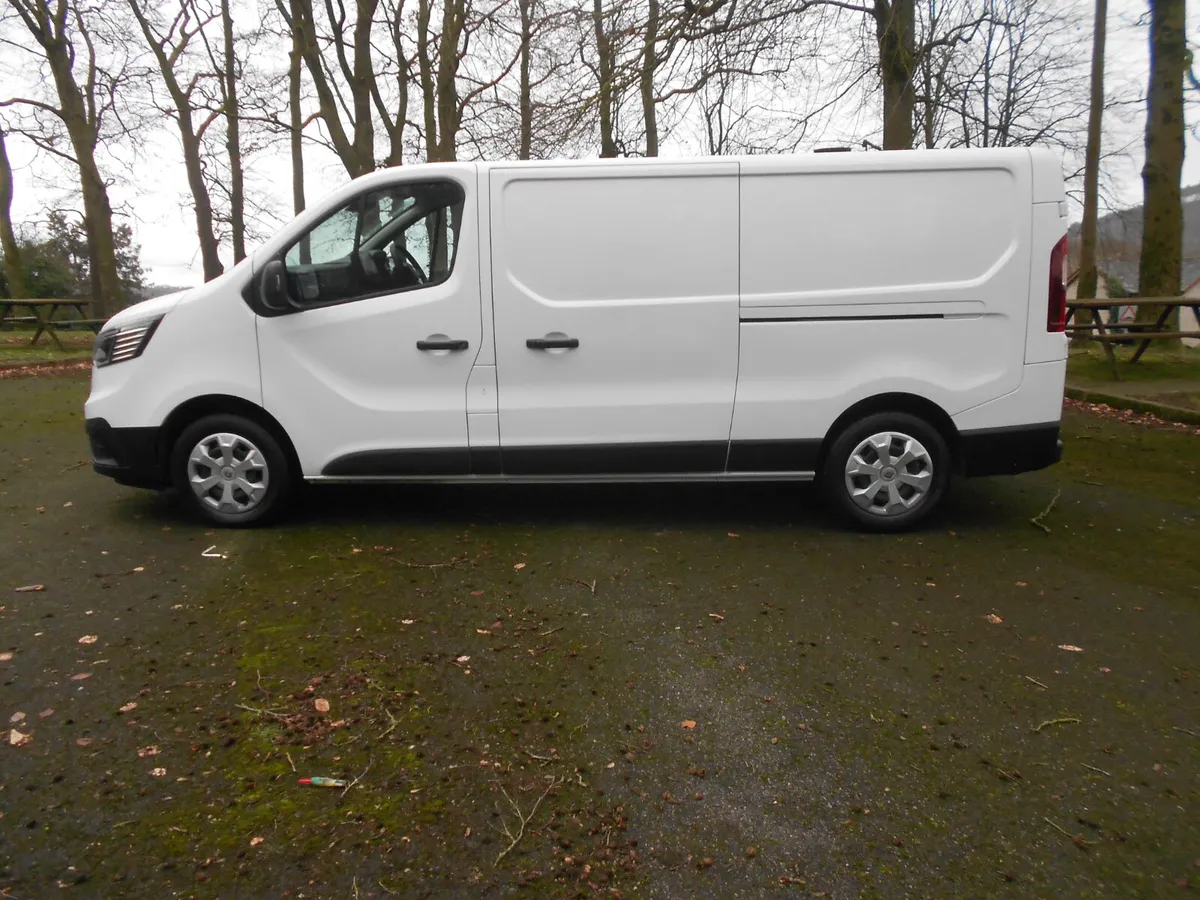 Renault Trafic 2023 - Image 3