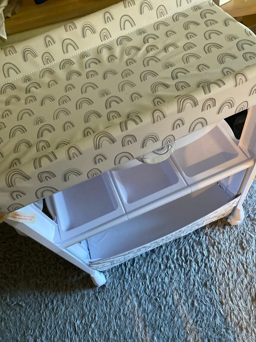 Baby changing unit - Image 2