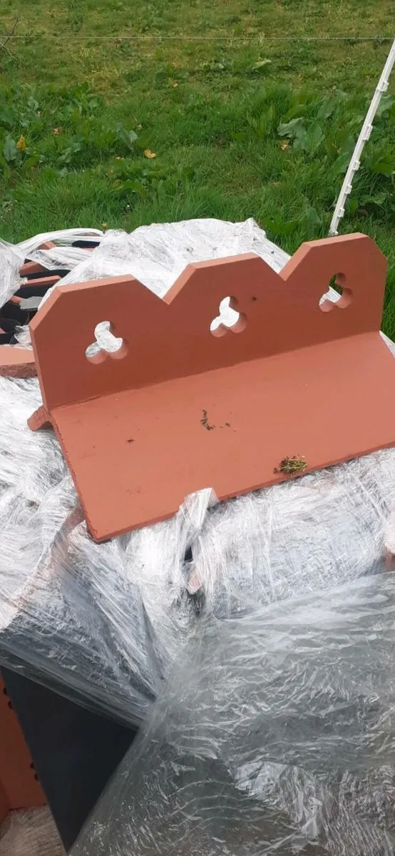 Bangor slates chimney pots ridge roof tile granite - Image 4