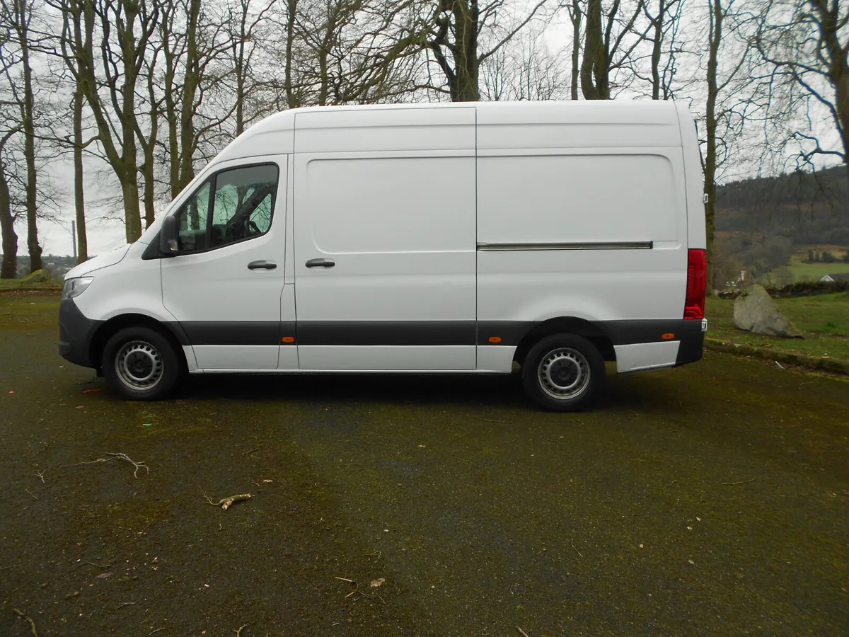 Mercedes-Benz Sprinter 2021 - Image 3