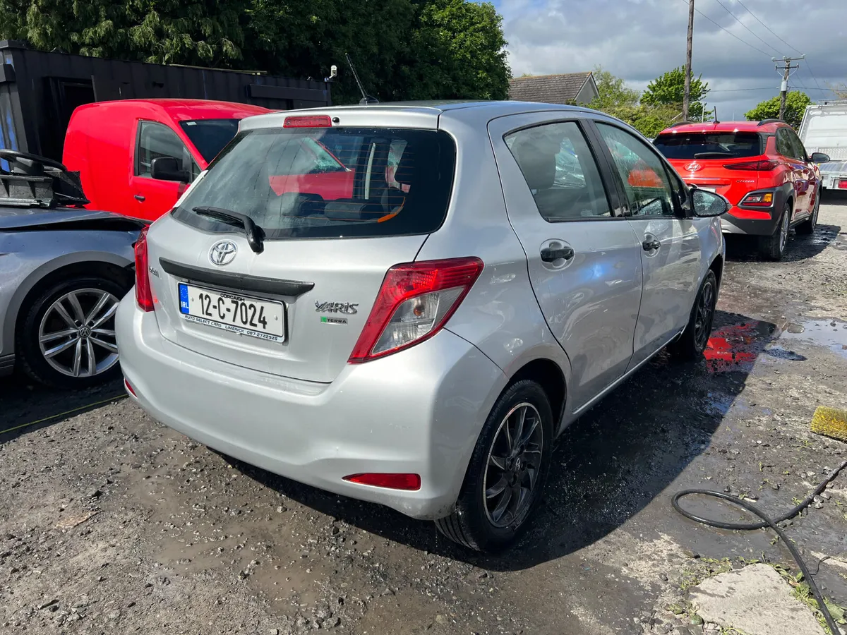 2012 Toyota Yaris 1.0 petrol low kms - Image 1