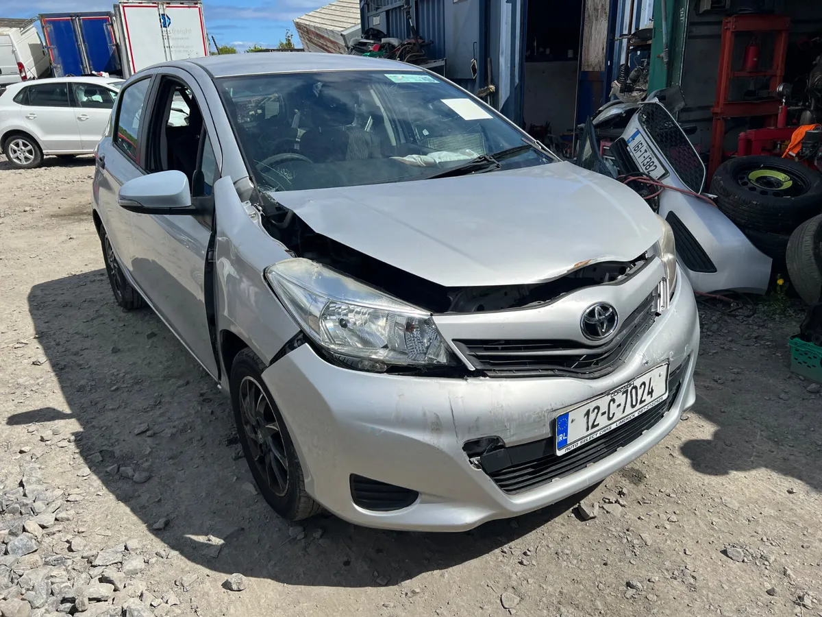 2012 Toyota Yaris 1.0 petrol low kms - Image 3