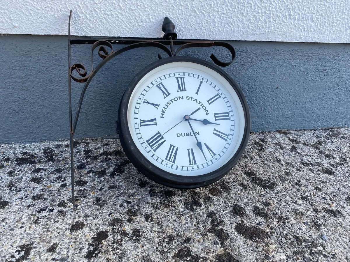 Garden wall clock